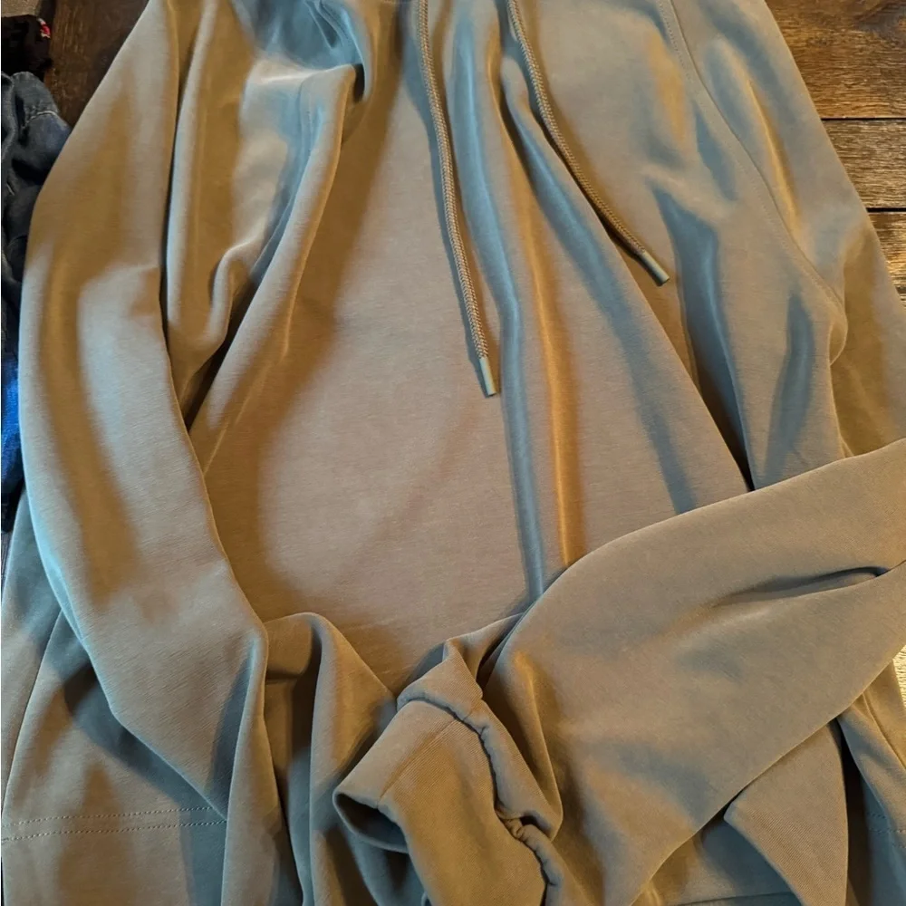 ATHLETA Soft Stream Hoodie Size Small Olive Green - Picture 3 of 4